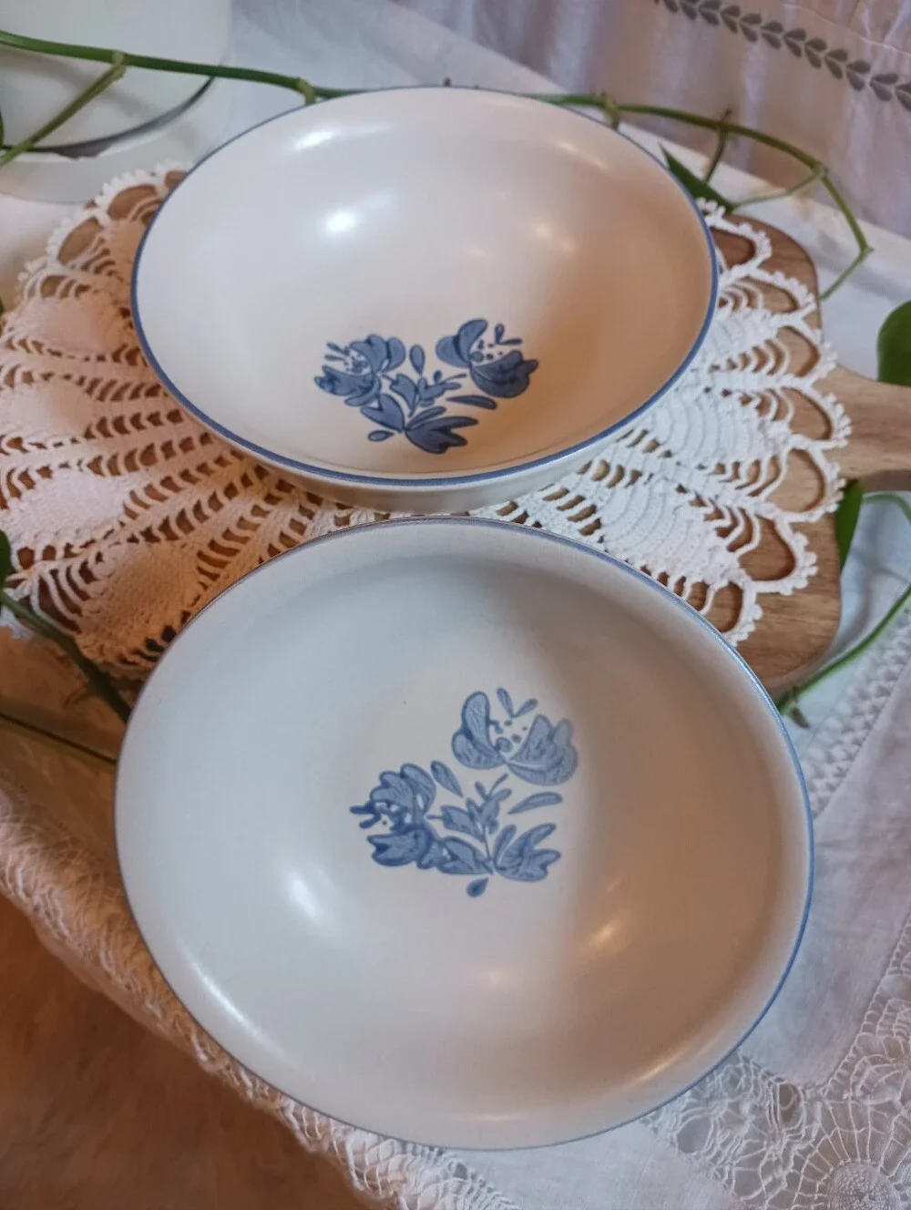Pfaltzgraff Vintage Yorktowne Design Set Of 2 Bowls Cottagecore Stoneware